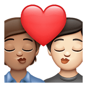 Emoji 🧑🏽‍❤️‍💋‍🧑🏻 Bacio Tra Coppia: persona, persona, Carnagione Olivastra, Carnagione Chiara su WhatsApp 2.21.23.23.