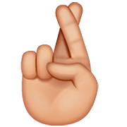 🤞🏼 Emoji Dedos Cruzados: Tono De Piel Claro Medio en WhatsApp 2.22.8.79.