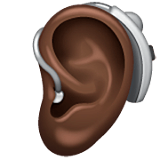 🦻🏿 Emoji Ohr mit Hörhilfe: dunkle Hautfarbe WhatsApp 2.22.8.79.