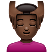 💆🏿‍♂️ Emoji Homem Recebendo Massagem Facial: Pele Escura na WhatsApp 2.22.8.79.