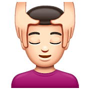 💆🏻‍♂️ Emoji Mann, der eine Kopfmassage bekommt: helle Hautfarbe WhatsApp 2.22.8.79.