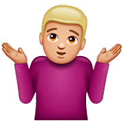 Emoji 🤷🏼‍♂️ Uomo Che Scrolla Le Spalle: Carnagione Abbastanza Chiara su WhatsApp 2.22.8.79.