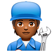 🧑🏾‍🔧 Emoji Mechaniker(in): mitteldunkle Hautfarbe WhatsApp 2.22.8.79.