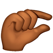 🤏🏾 Emoji Mão Beliscando: Pele Morena Escura na WhatsApp 2.22.8.79.
