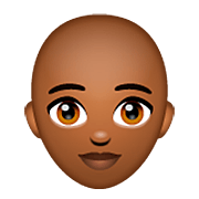 👩🏾‍🦲 Emoji Mujer: Tono De Piel Oscuro Medio Y Sin Pelo en WhatsApp 2.22.8.79.