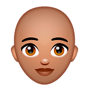 👩🏽‍🦲 Emoji Mujer: Tono De Piel Medio Y Sin Pelo en WhatsApp 2.22.8.79.