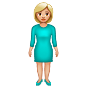🧍🏼‍♀️ Emoji stehende Frau: mittelhelle Hautfarbe WhatsApp 2.22.8.79.