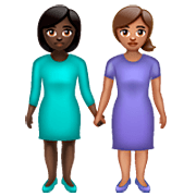 👩🏿‍🤝‍👩🏽 Emoji händchenhaltende Frauen: dunkle Hautfarbe, mittlere Hautfarbe WhatsApp 2.22.8.79.