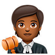 🧑🏾‍⚖️ Emoji Juiz No Tribunal: Pele Morena Escura na WhatsApp 2.23.2.72.