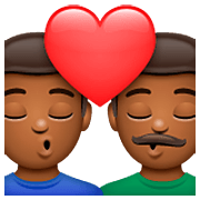 👨🏾‍❤️‍💋‍👨🏾 Emoji Beijo - Homem: Pele Morena Escura, Homem: Pele Morena Escura na WhatsApp 2.23.2.72.