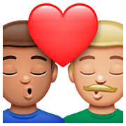 👨🏽‍❤️‍💋‍👨🏼 Emoji Beso - Hombre: Tono De Piel Medio, Hombre: Tono De Piel Claro Medio en WhatsApp 2.23.2.72.