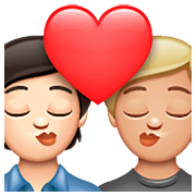 Emoji 🧑🏻‍❤️‍💋‍🧑🏼 Bacio Tra Coppia: persona, persona, Carnagione Chiara, Carnagione Abbastanza Chiara su WhatsApp 2.23.2.72.