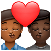 🧑🏾‍❤️‍💋‍🧑🏿 Emoji Beijo: Pessoa, Pessoa, Pele Morena Escura, Pele Escura na WhatsApp 2.23.2.72.