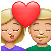 Emoji 👩🏼‍❤️‍💋‍👨🏼 Bacio Tra Coppia - Donna: Carnagione Abbastanza Chiara, Uomo: Carnagione Abbastanza Chiara su WhatsApp 2.23.2.72.
