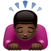 🙇🏿‍♂️ Emoji Homem Fazendo Reverência: Pele Escura na WhatsApp 2.23.2.72.
