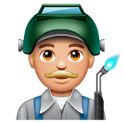👨🏼‍🏭 Emoji Fabrikarbeiter: mittelhelle Hautfarbe WhatsApp 2.23.2.72.