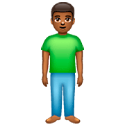 🧍🏾‍♂️ Emoji stehender Mann: mitteldunkle Hautfarbe WhatsApp 2.23.2.72.