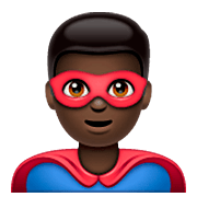 Emoji 🦸🏿‍♂️ Supereroe Uomo: Carnagione Scura su WhatsApp 2.23.2.72.