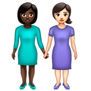 👩🏿‍🤝‍👩🏻 Emoji händchenhaltende Frauen: dunkle Hautfarbe, helle Hautfarbe WhatsApp 2.23.2.72.