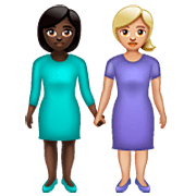 👩🏿‍🤝‍👩🏼 Emoji händchenhaltende Frauen: dunkle Hautfarbe, mittelhelle Hautfarbe WhatsApp 2.23.2.72.
